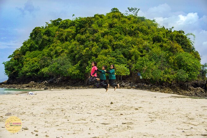 4 Islands Day Tour by Speed Boat from Ao Nang, Krabi - Poda Island gives you the best beach time