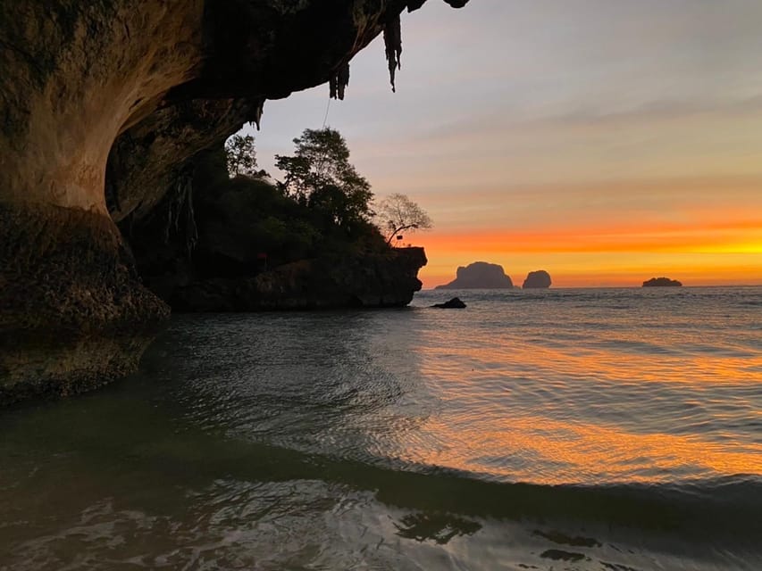 7 Islands sunset tour plus bioluminescent plankton + BBQ - Boat comfort, safety, and group size