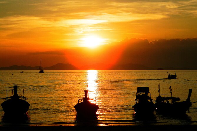 7 Islands Sunset Tour with Buffet Dinner & Night Snorkeling - Why this seven-island evening works