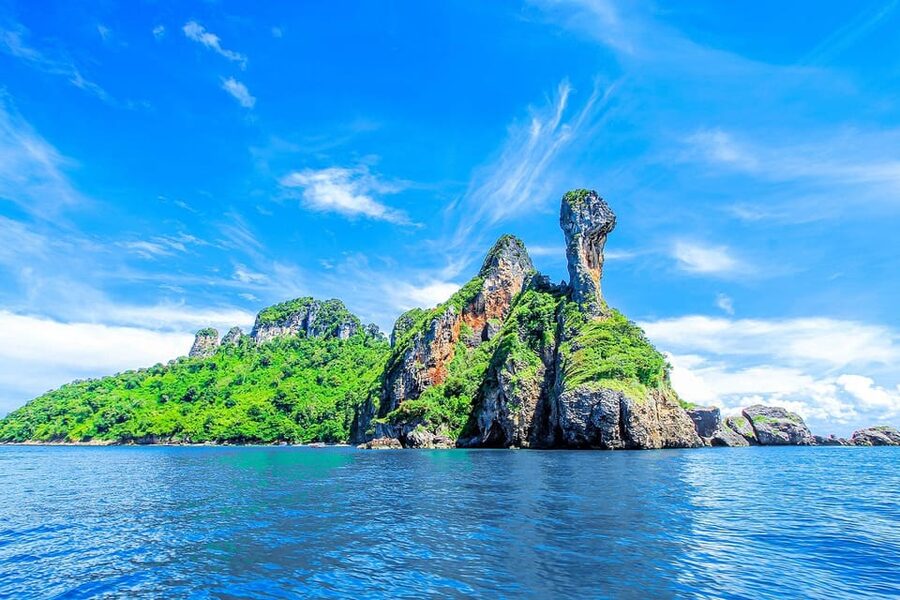 Ao Nang: 4 Islands Day Tour by Speedboat or Longtail Boat - Poda Island for lunch and the longest beach break