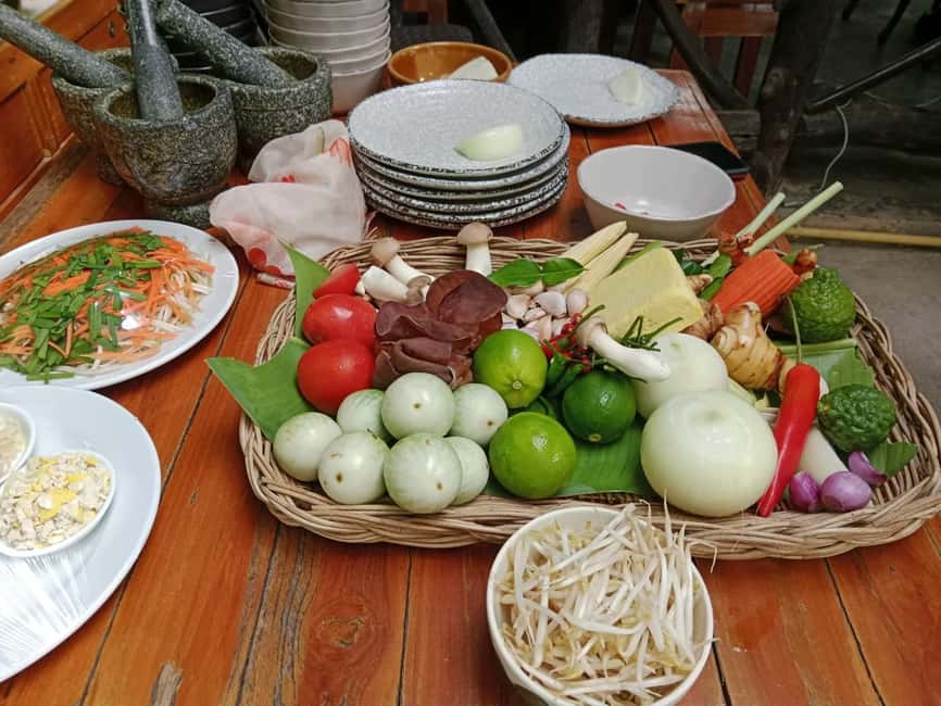 Ao Nang: Authentic Thai Local Cooking Class - A local market before the cooking begins