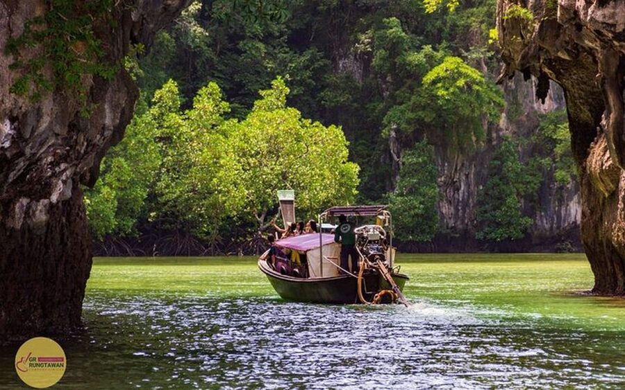 Ao Nang: Hong Islands Tour by Speedboat or Longtail Boat - Choosing between a speedboat and a longtail boat