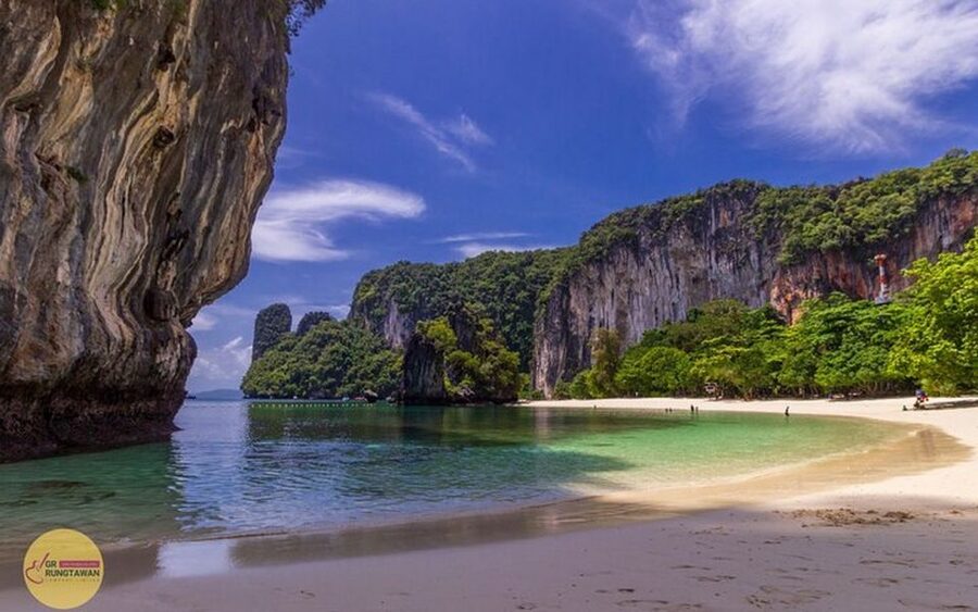 Ao Nang: Hong Islands Tour by Speedboat or Longtail Boat - Ko Lao Lading begins the island circuit