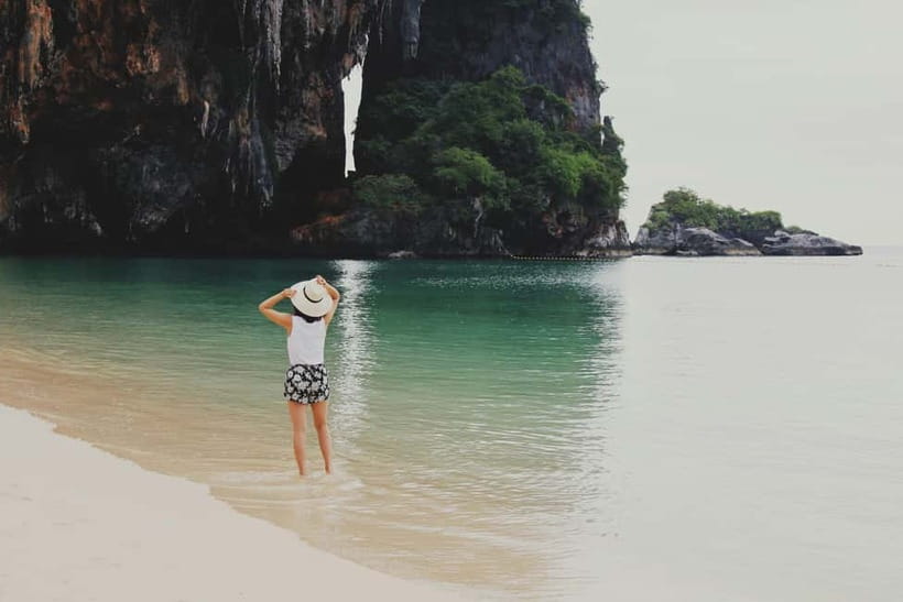 Ao Nang: Premium 4 Islands Snorkeling Tour by Speedboat - Chicken Island and its famous rock profile