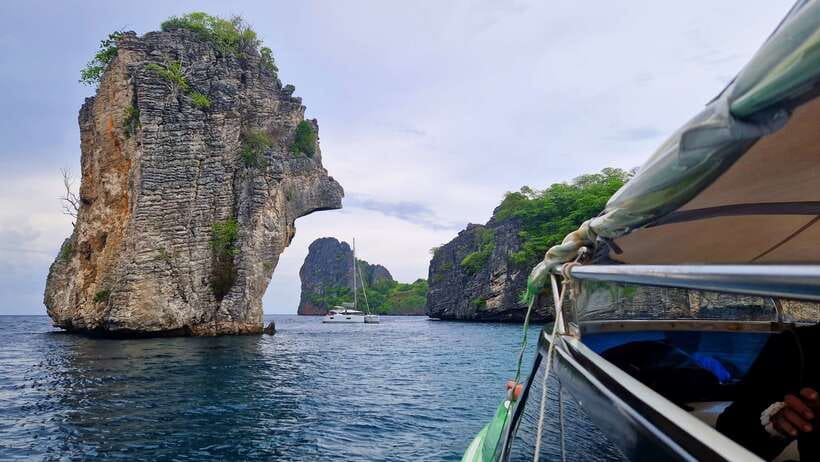 From Koh Lanta: Koh Haa & Koh Rok Snorkel Tour by Speedboat - Koh Rok Noi, the Strongest Snorkel Stop