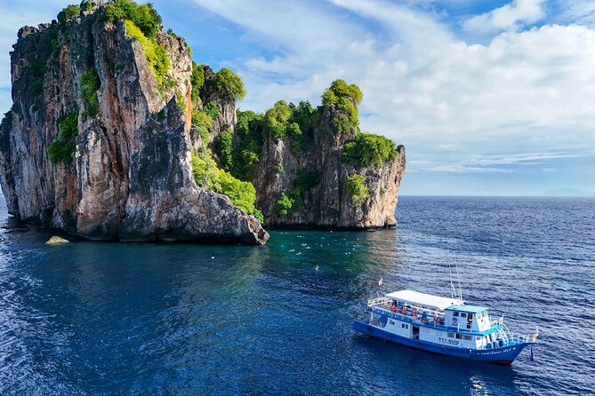 From Phi Phi Don | Half Day Discover Scuba Diving 2 Dives - Between sessions, lunch and a little breathing room