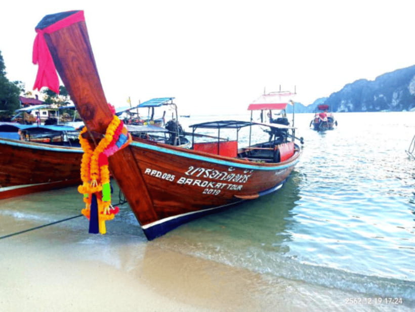 From Phi Phi islands: Phi Phi, Maya Area by longtail Boat - Price and value at $24 per person