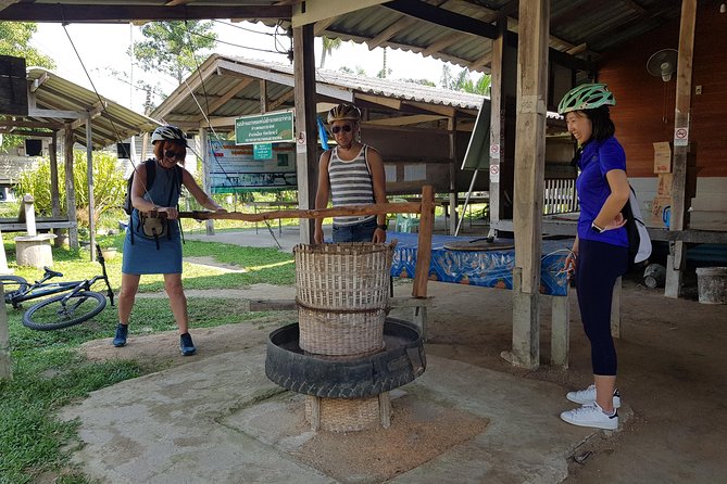 Half day Koh Klang culture cycling - Reaching Koh Klang by long-tail boat