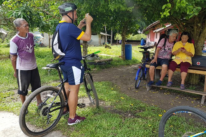 Half day Koh Klang culture cycling - Getting set up with a bicycle and helmet