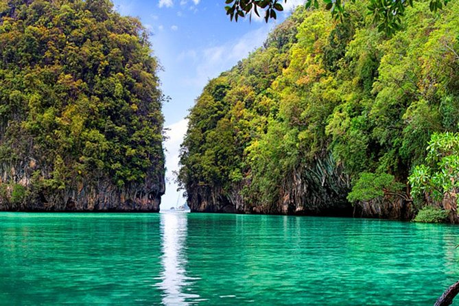 Hong Islands One Day Tour From Krabi - Pak Bia: the first hour by speedboat