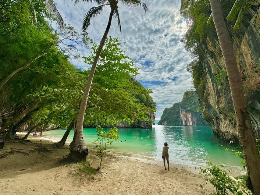 Hong Islands One Day Tour plus Panoramic View - The 360-degree viewpoint is worth the walk