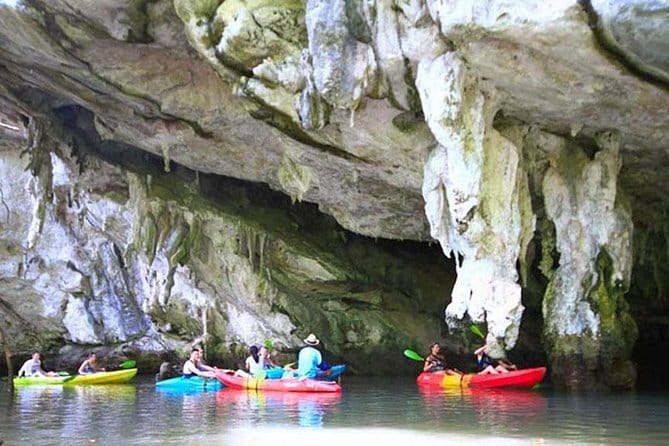 Kayaking Klongroot-Klongnamsai - Reaching the clear spring lagoon