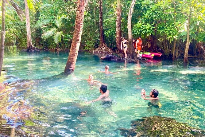 Kayaking Klongroot-Klongnamsai - The 30-minute ride to Khlong Nam Sai pier
