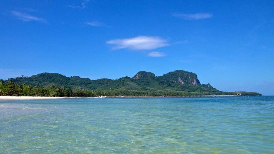 Ko Lanta: Emerald Cave and 4 Islands Tour by Longtail Boat - What to bring for a better day