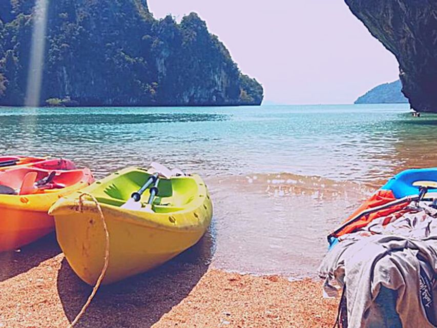 Ko Lanta: Full-Day Love Kayak Caves & Beaches Kayak Tour - Lunch, fruit, and beach time on Talabeng