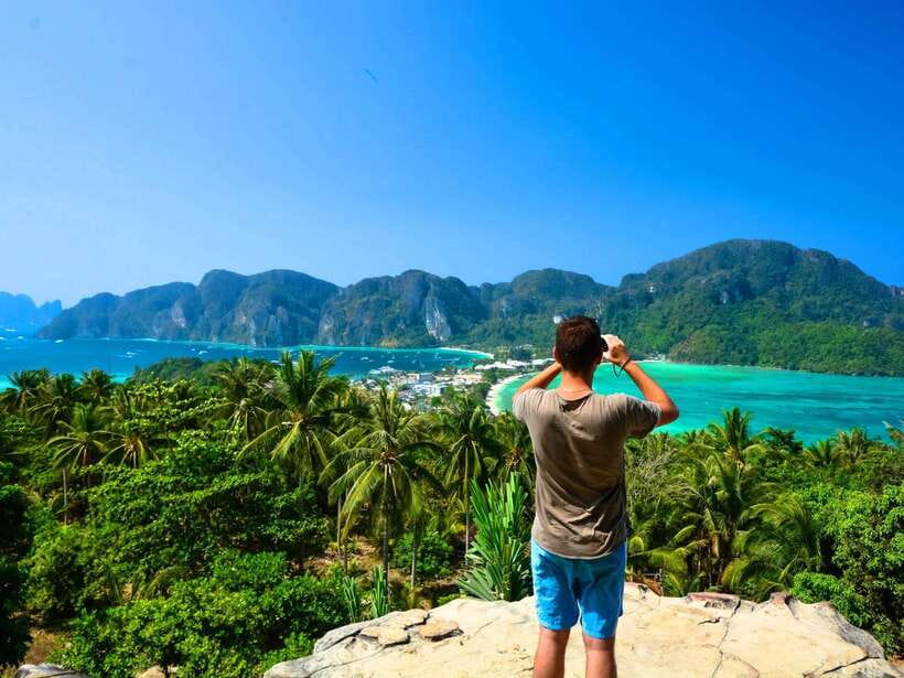 Ko Lanta: Full-Day Snorkel Trip to Phi Phi & Bamboo Islands - Maya Bay: famous scenery with a real crowd problem
