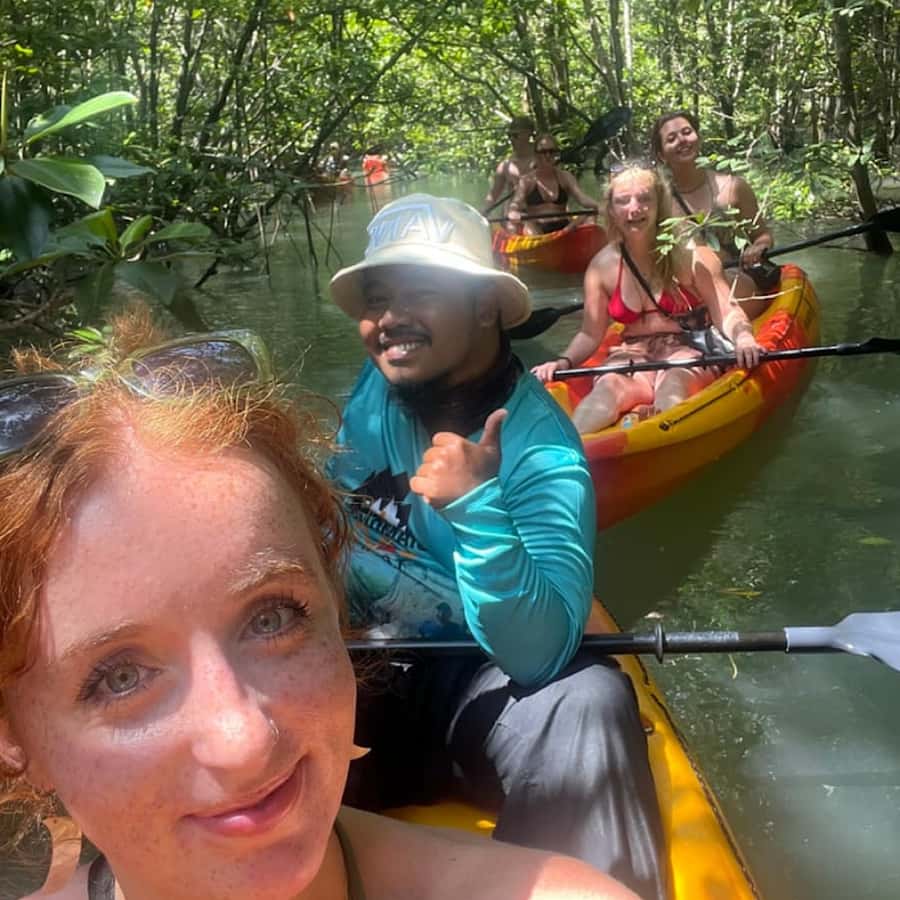 Ko Lanta: HALF DAY EXPLORE MANGROVE KAYAKING TOUR AND LUNCH - Paddling into the mangrove forest