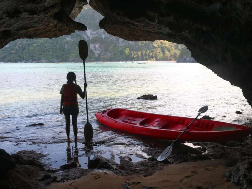 Ko Lanta: Kayak and Long-Tail Boat Nature and Wildlife Tour - Thung Yee Pheng brings boats, mangroves, and monkeys together