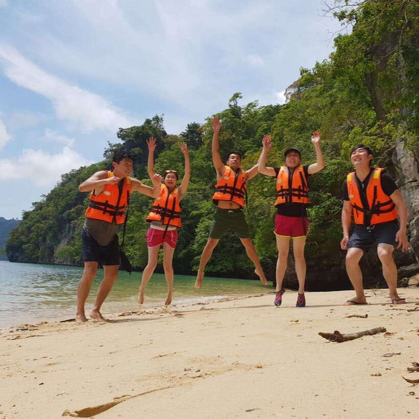 Ko Lanta: Ko Aung, Ko Phee Ghost Cave Island, Talabeng Kayak - What to pack for a wet, active morning