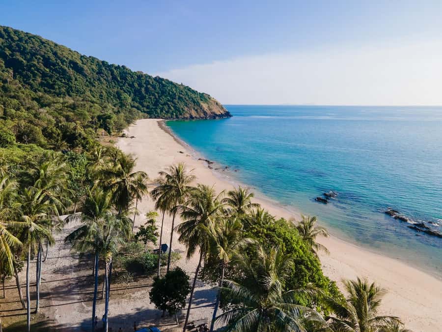Ko Lanta: Mangrove Forest and Lanta Old Town with Lunch - What the longtail boat adds