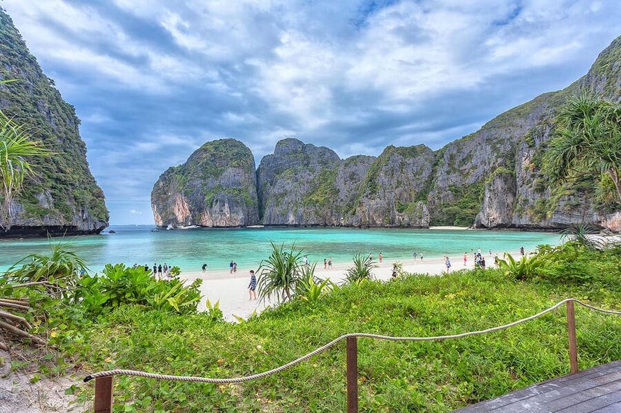 Ko Lanta: Maya Bay & Phi Phi Islands Full-Day Speedboat Trip - Shark Point depends heavily on sea conditions