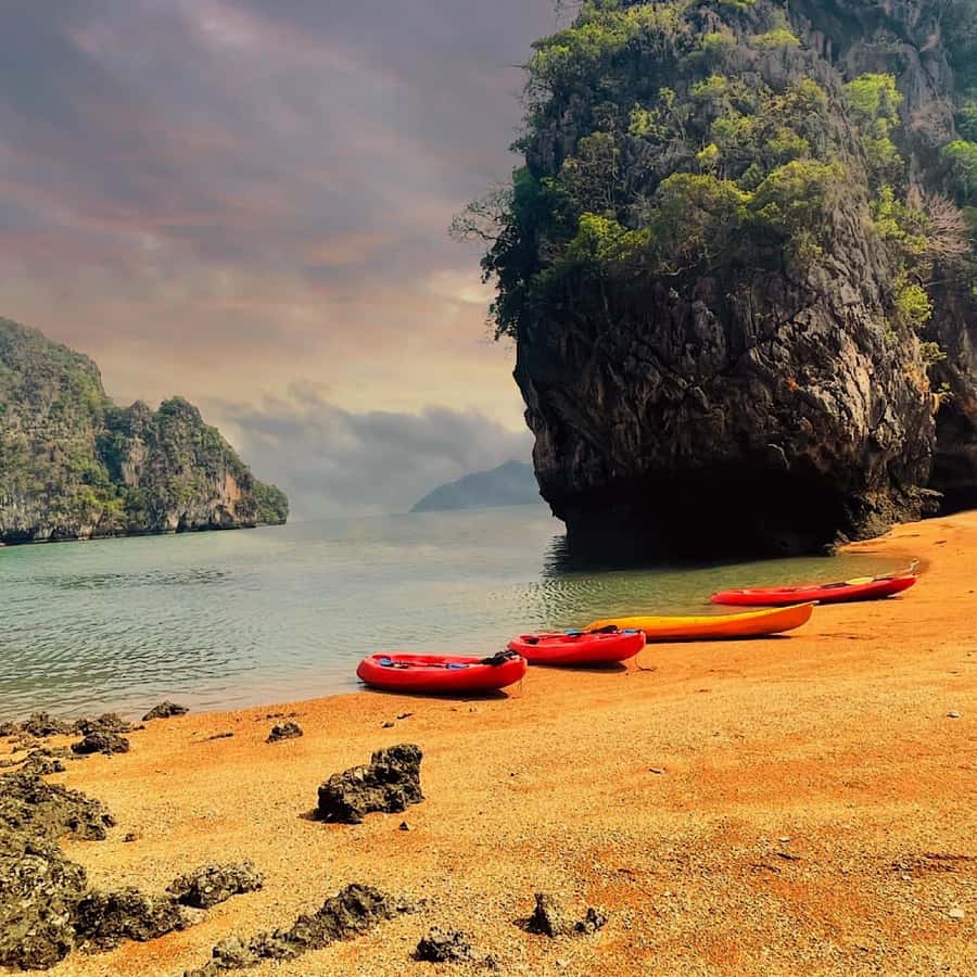 Ko Lanta: Sea Cave Kayaking Adventure Mangrove with Lunch - Paddling around Koh Talabeng’s cliffs and caves