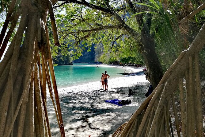 Koh Hong Private Tour from Krabi by Speedboat - What the guide and crew add