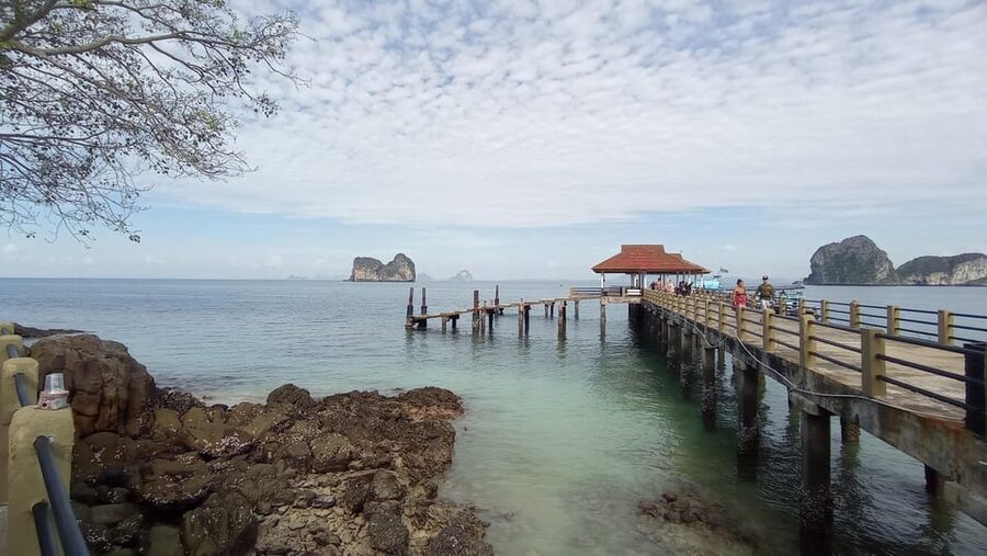 Koh Lanta: 4 Islands and Emerald Cave Tour by Longtail Boat - Emerald Cave on Koh Mook