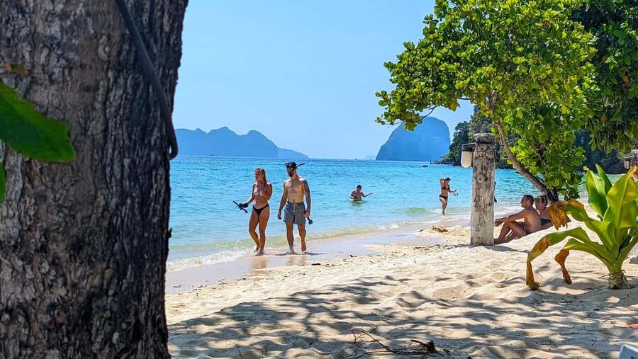 Koh Lanta: 4 Islands, Emerald Cave & Koh Kradan by Speedboat - Four islands and one remarkable cave