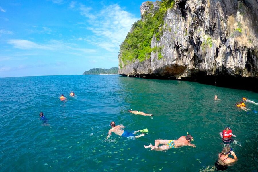 Koh Lanta: 4 Islands, Emerald Cave & Koh Kradan by Speedboat - Emerald Cave at Koh Muk