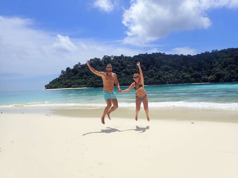 Koh Lanta: Adventure Sea Tour to Koh Rok and Koh Haa - Ao Man Sai Beach lunch and island time