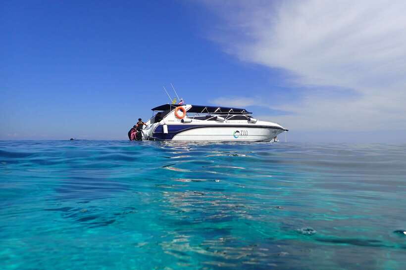 Koh Lanta: Adventure Sea Tour to Koh Rok and Koh Haa - A short hike and a final reef