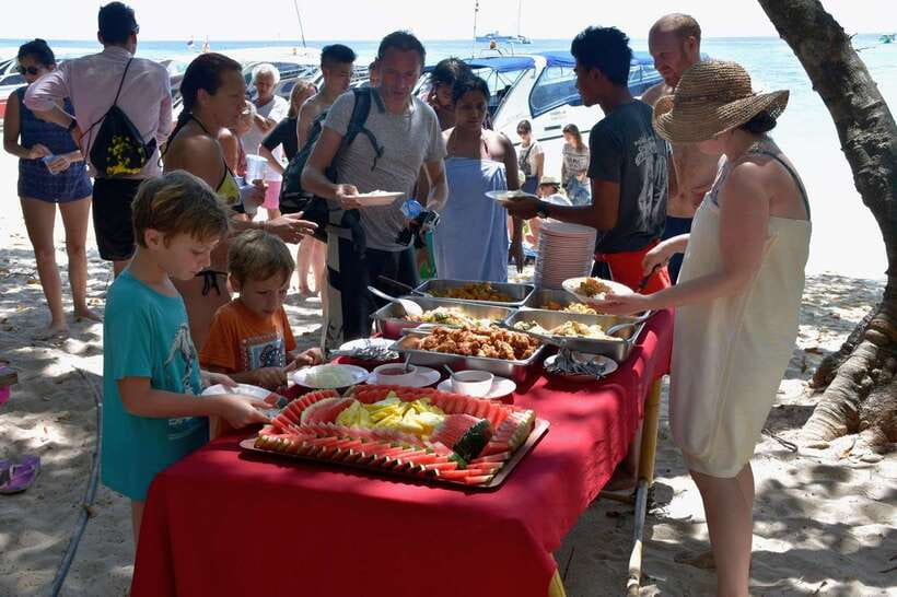 Koh Lanta: Adventure Sea Tour to Koh Rok and Koh Haa - The speedboat ride from Koh Lanta