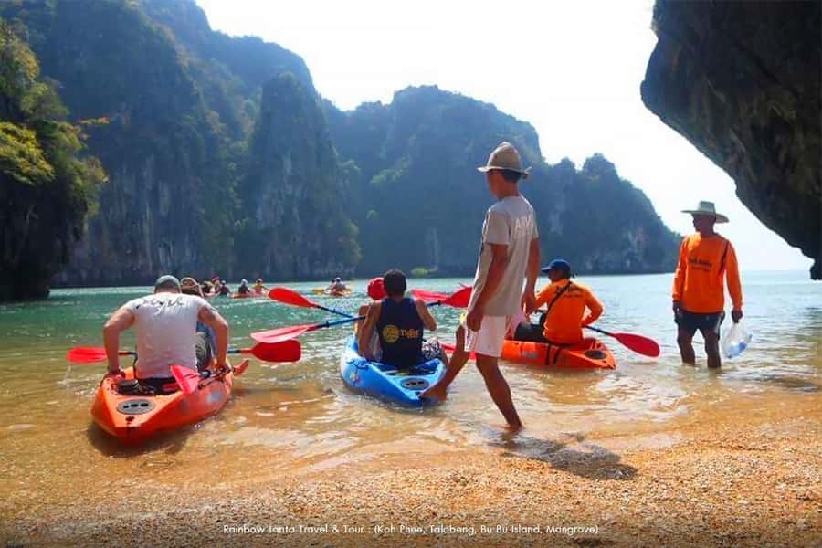 Koh Lanta: Kayaking and Longtail Boat Tour (Day trip) - Kayaking around Talabeng Island