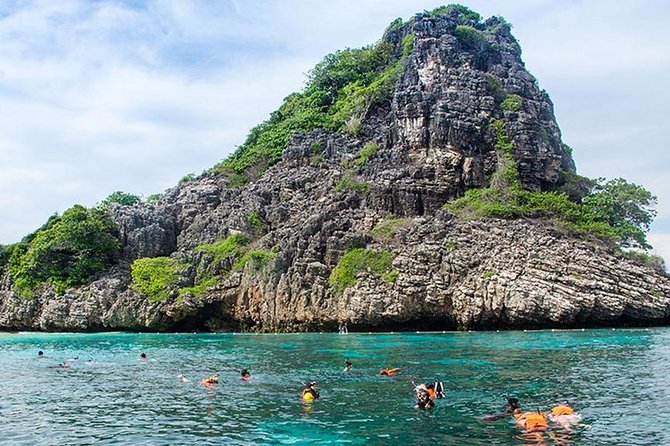 Koh Rok and Koh Haa Snorkeling Trip by Speedboat from Koh Lanta - Koh Haa’s five-island setting