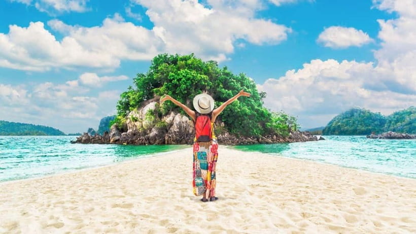 Krabi: 4 Islands and Caves Boat Tour with Lunch - Chicken Island, also called Koh Kai