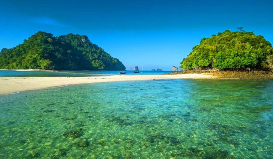 Krabi: 4 Islands Sunset Longtail Boat Tour with BBQ Dinner - Chicken Island and the best snorkeling time
