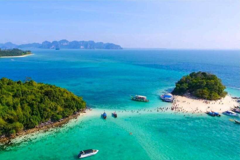 Krabi: 4 Islands Tour by Speedboat with Lunch and Snorkeling - Chicken Island and its famous rock shape
