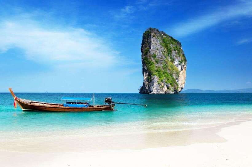 Krabi: 7-Island Tour by Longtail Boat with Sunset - Ko Poda, the first big beach stop