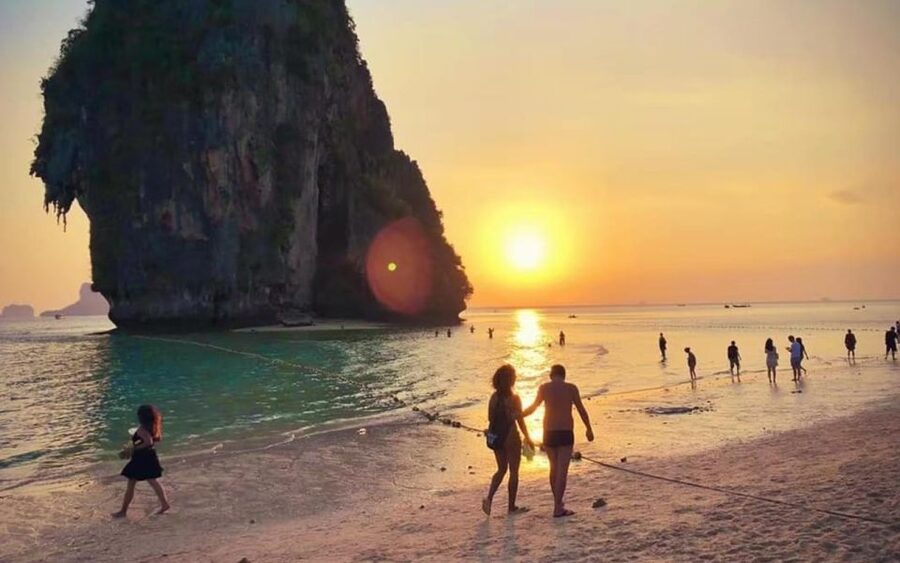 Krabi: 7 Islands Sunset Hopping Cruise with BBQ & Plankton - Thale Waek and the changing sandbar