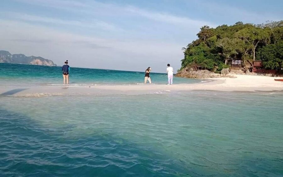 Krabi: 7 Islands Sunset Hopping Cruise with BBQ & Plankton - The bioluminescent plankton night stop