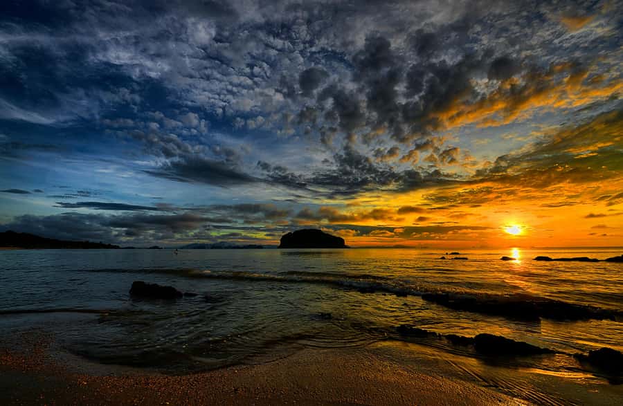 Krabi: Bioluminescent Plankton, Snorkeling & Sunset Tour - Phra Nang Cave Shrine, 15 Minutes From Ao Nang