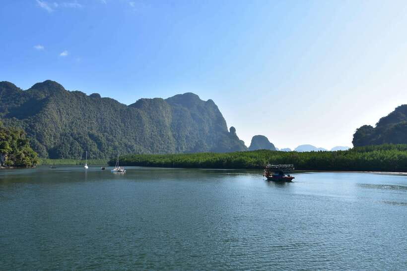 Krabi: Emerald Cool-Down & Kayak Odyssey in Din Daeng Canyon - Paddling into Din Daeng Canyon