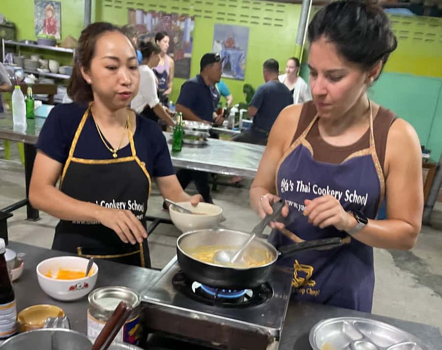 Krabi: Evening Thai Cooking Class at Ya's Cookery - Cooking the dishes, one technique at a time