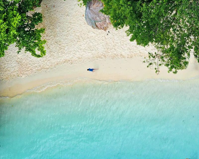 Krabi Hong Island Day Trip by Speed boat or Longtail Boat - Choosing between a longtail boat and a speedboat