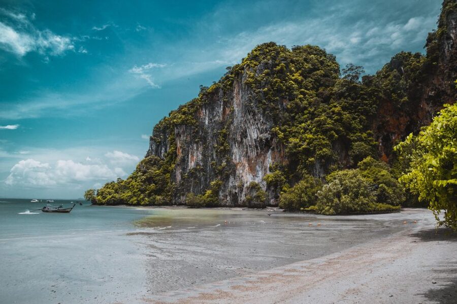 Krabi: Hong Island & Ko Pak Bia Tour with Sunset Dinner - Ko Pak Bia dinner, sunset, and the best colors of the day