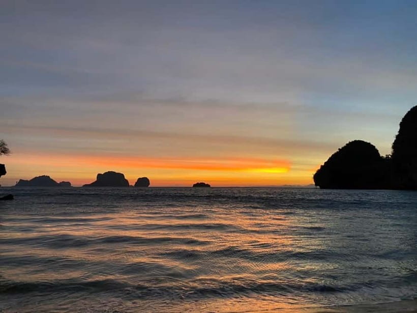 Krabi: Hong Island & Ko Pak Bia Tour with Sunset Dinner - Hong Island snorkeling and the climb to the viewpoint