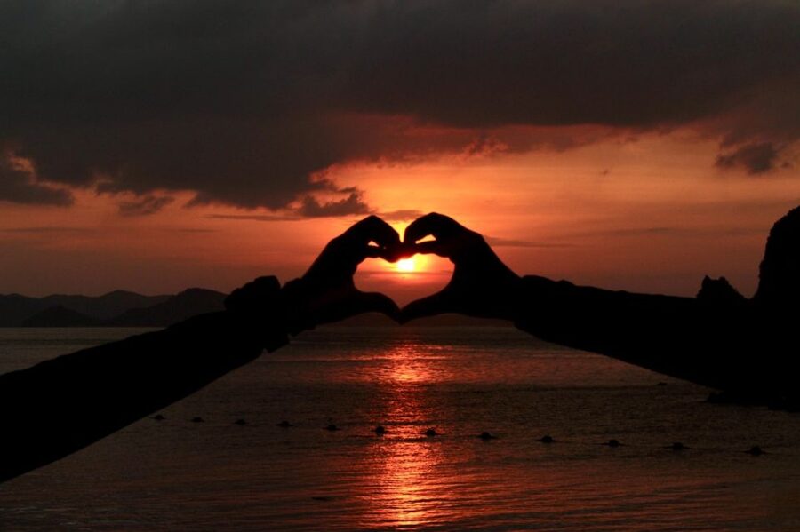 Krabi: Hong Island Sunset Tour w/ Beach Dinner+Night Snorkel - Who gets the best value from this tour