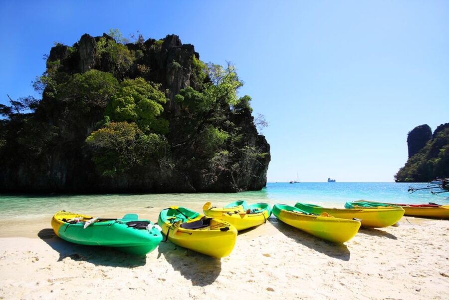 Krabi: Hong Islands Day Trip by Speedboat with Lunch - Guides, organization, and the pace of the day