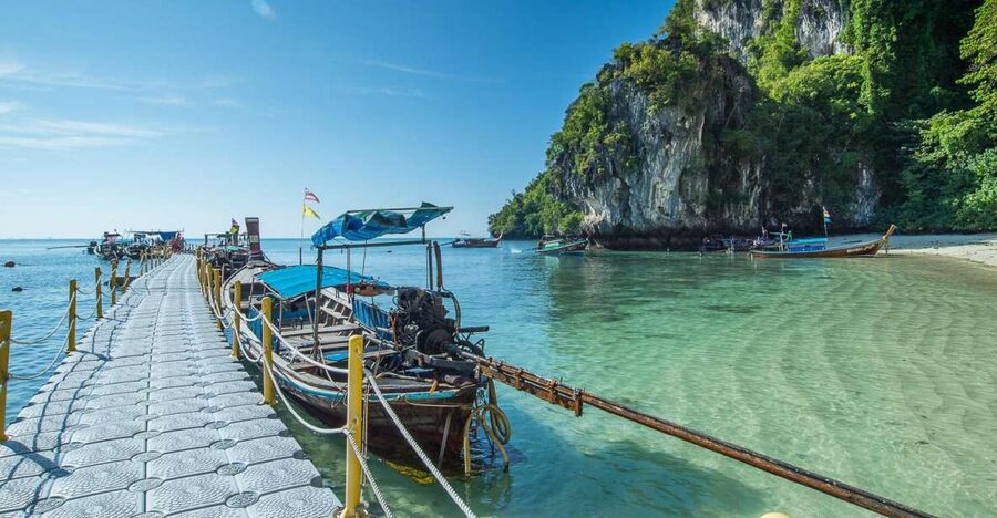 Krabi: Hong Islands Snorkeling with Lunch by Longtail Boat - Entering Hong Island’s emerald lagoon